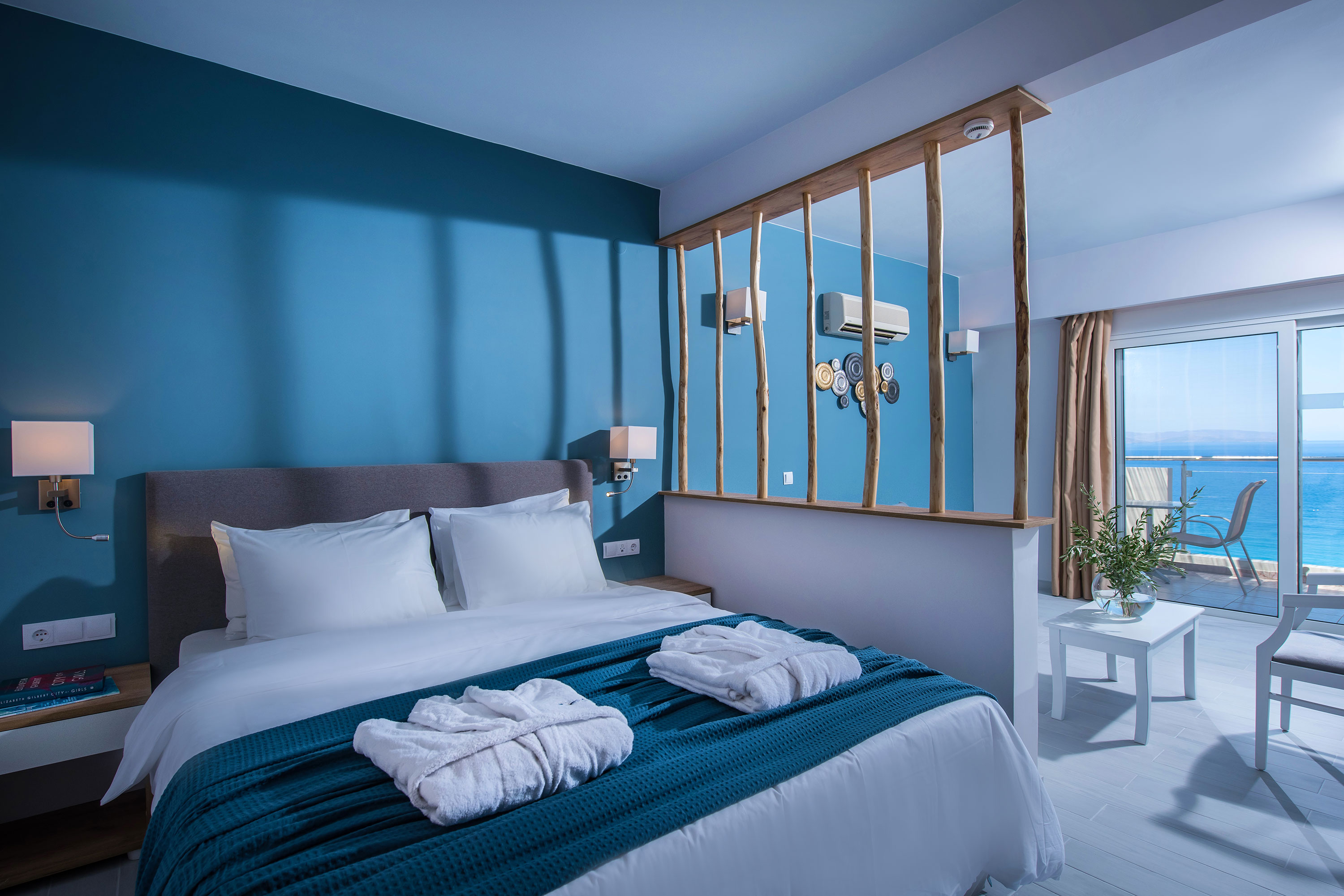 SUPERIOR SEA VIEW GOLDEN WING